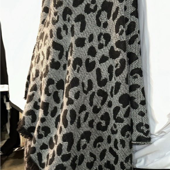 Banana Republic ruana wrap OS reversible - Picture 10 of 14